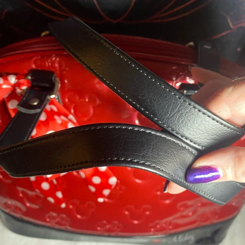 EUC Disney Loungefly Minnie ❤️ Mickey Bowler Satchel